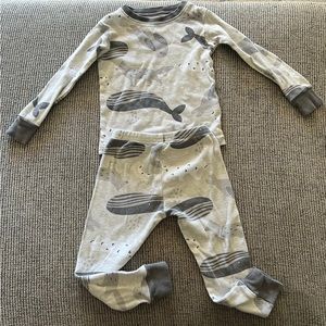2T Carter’s Pajama Set